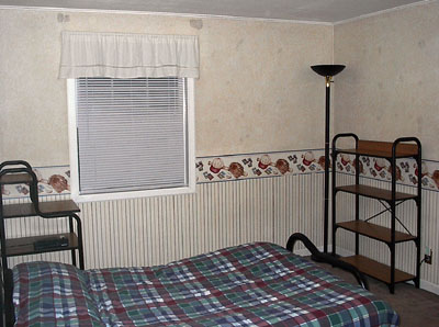 Guest Room, bed